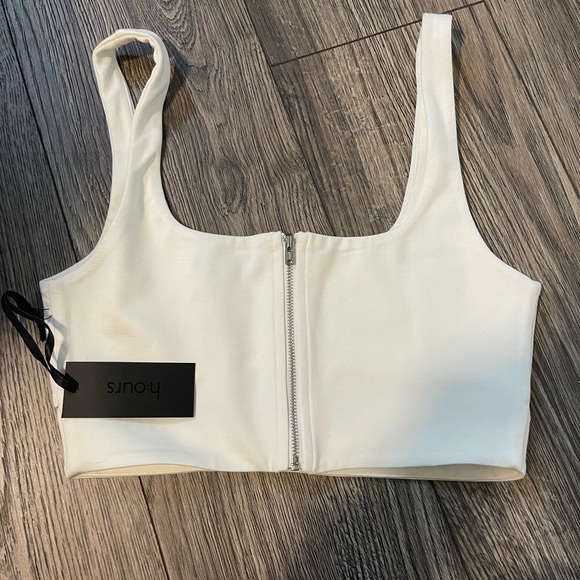 Hours Montee Crop Top - Picture 2 of 4